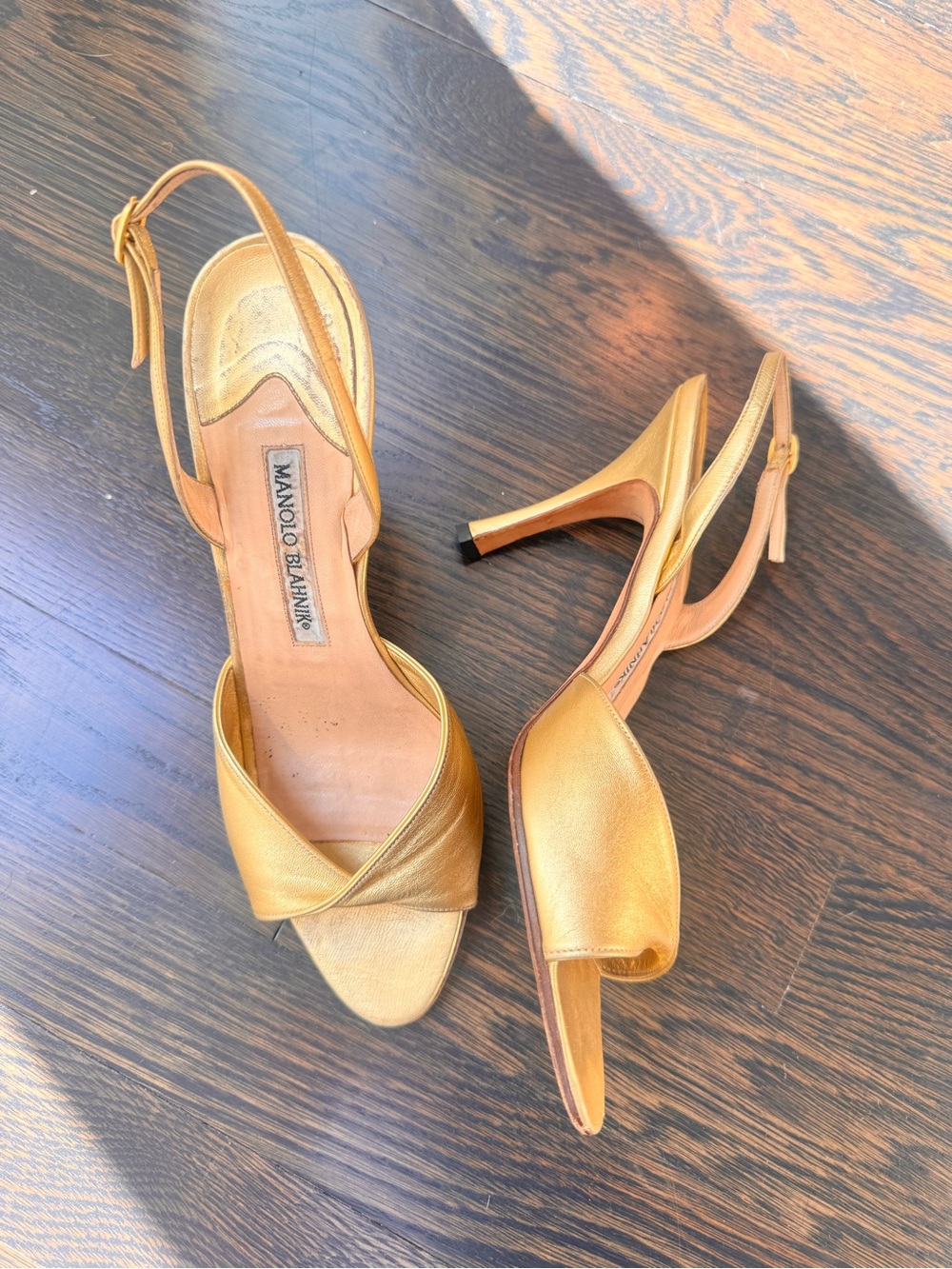 Manolo Blahnik Gold Leather Open-Toe Slingback Heels Sandals - Picture 8 of 10